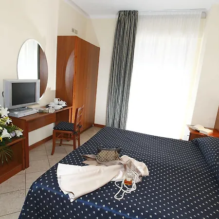 Garden Hotel 3*