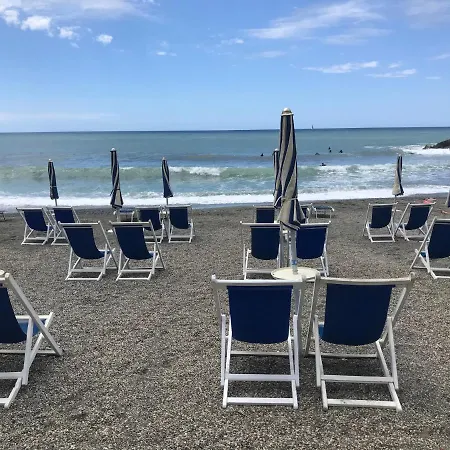Garden Ξενοδοχείο 3*