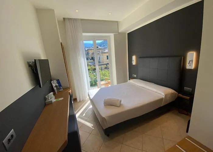 Garden מלון לבנטו