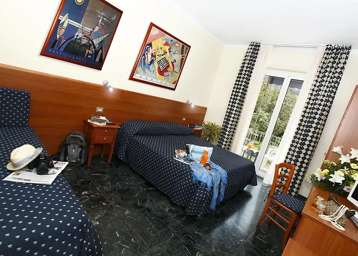 Garden Hotel 3*